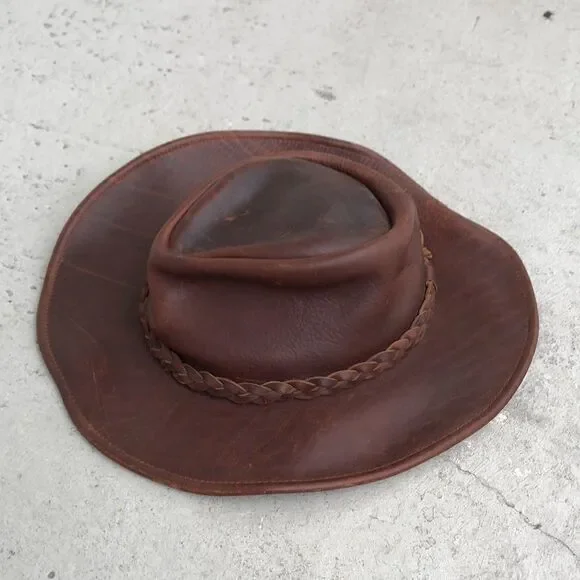Minnetonka moccasin hat